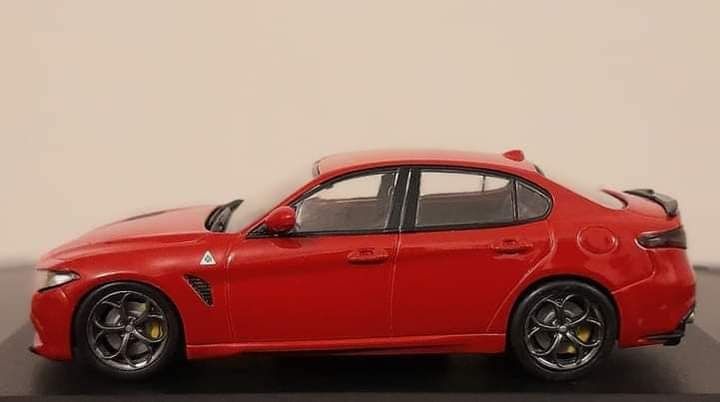 Alfa Romeo Giulia Quadrifoglio - 2.9l Bi-Turbo 1:43 Solido