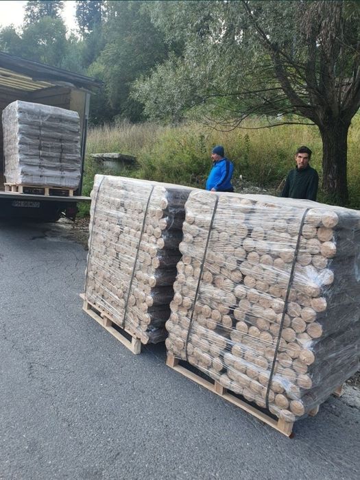 Brichete de foc de fag paletizat livrate la domiciliu