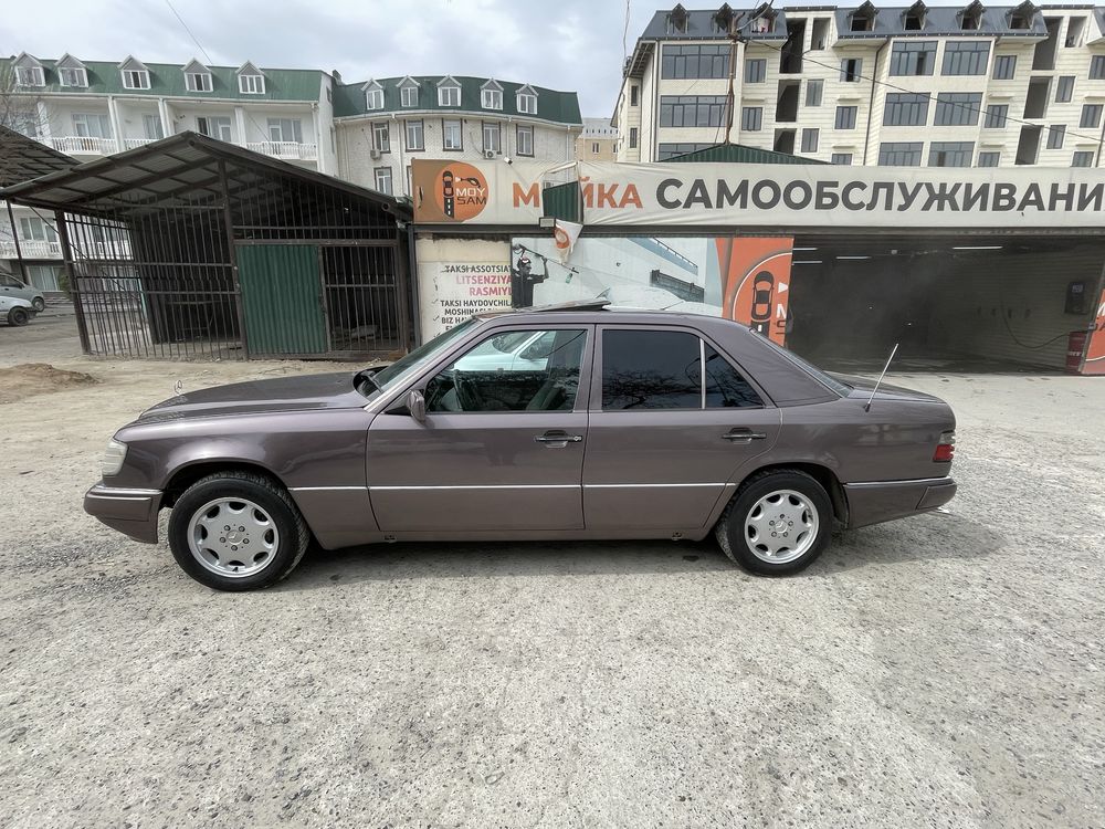 Мерседес W124