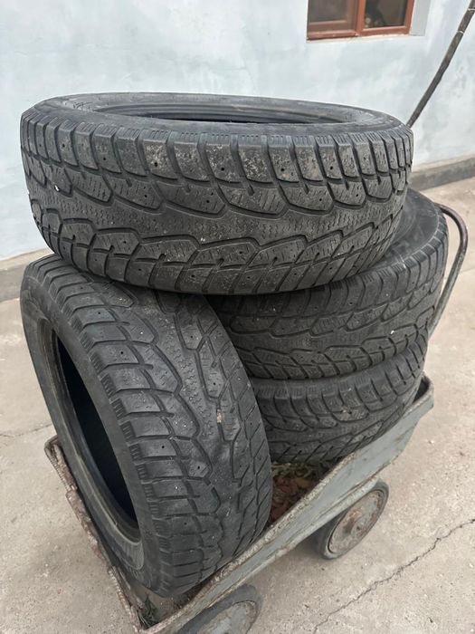 Резина, балоны на авто б/у в нормальном состоянии