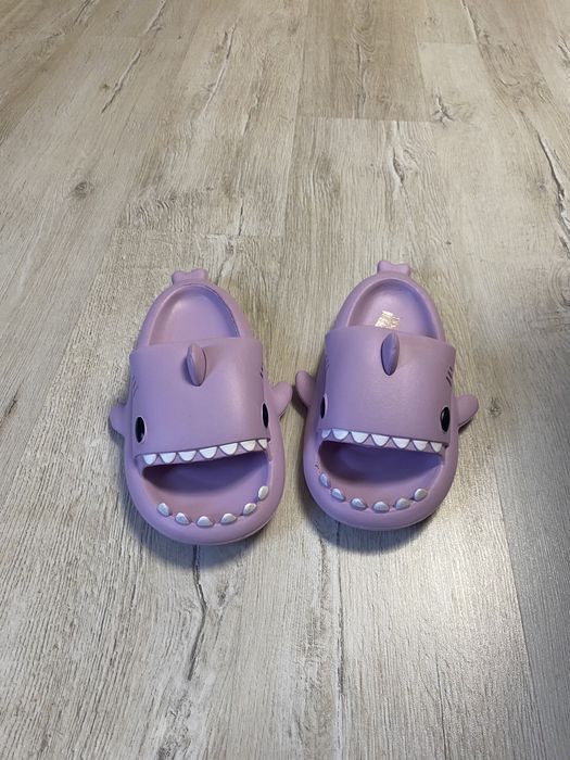 Papuci rechin - shark slippers