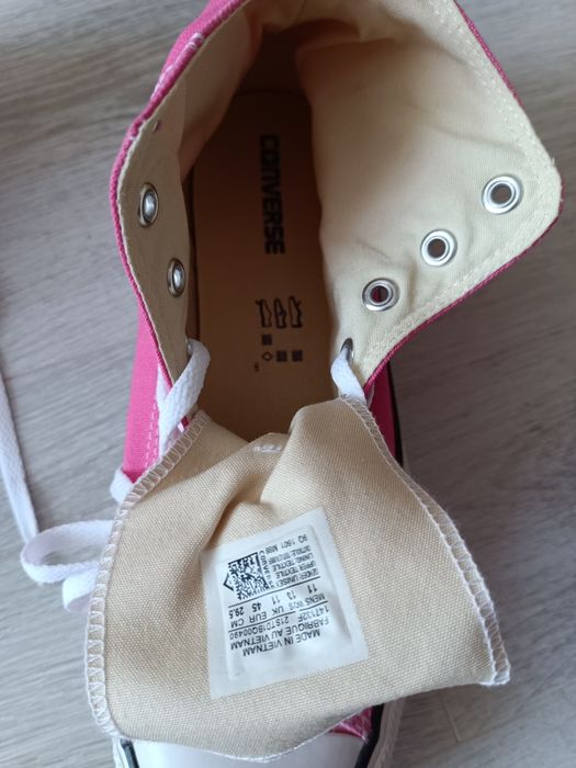 Кецове Converse.