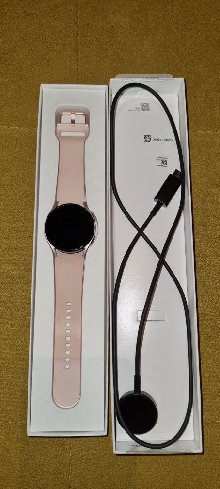 Часовник Smartwatch Samsung Galaxy Watch5, 40 мм, BT, Pink Gold