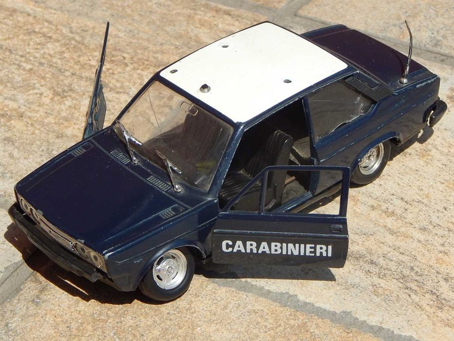 Macheta carabinieri FIAT 131 Mirafiori Polistil 1:25 Italia uzata