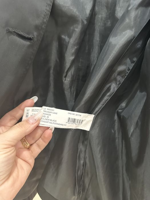 Trech LC WAIKIKI marime 38 stare foarte buna, pret 50 lei