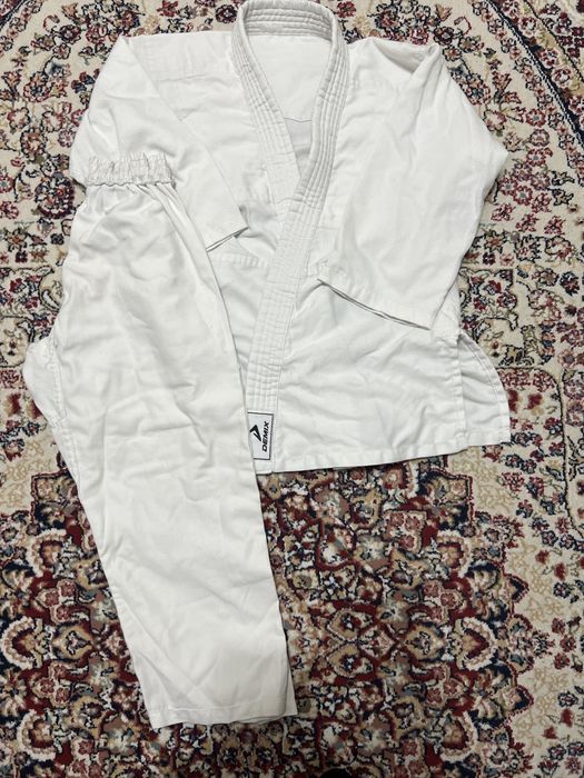 Продам кимоно для каратэ