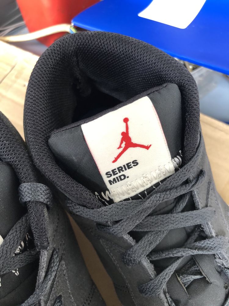 Мъжки обувки Nike - Jordan Series Mid, черни