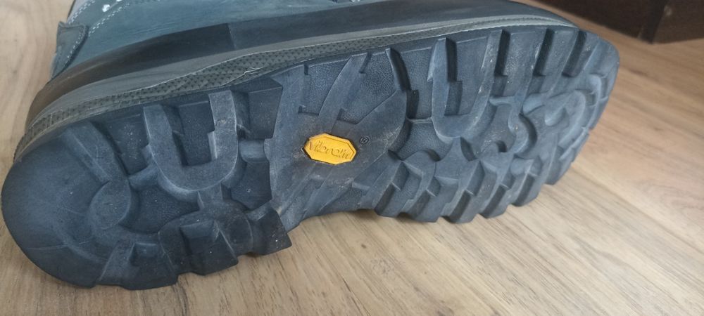 Планински обувки Lowa Tibet