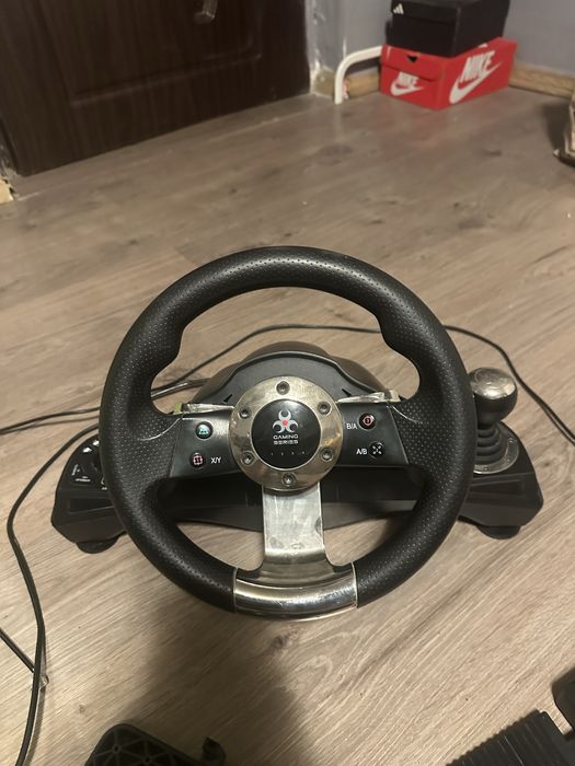 Volan cu pedale compatibil cu ps , xbox , pc mai multe in pv