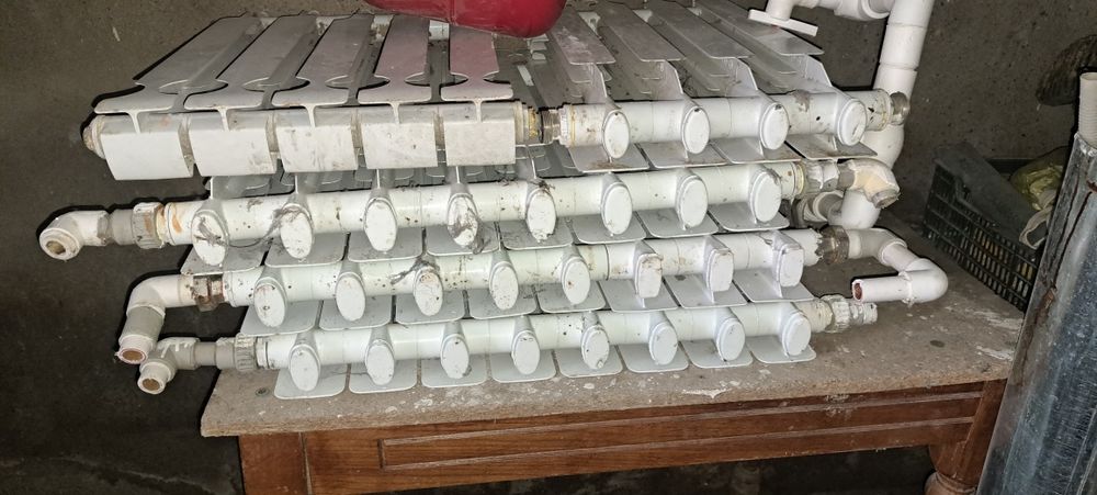 Радиаторы около 33 секции