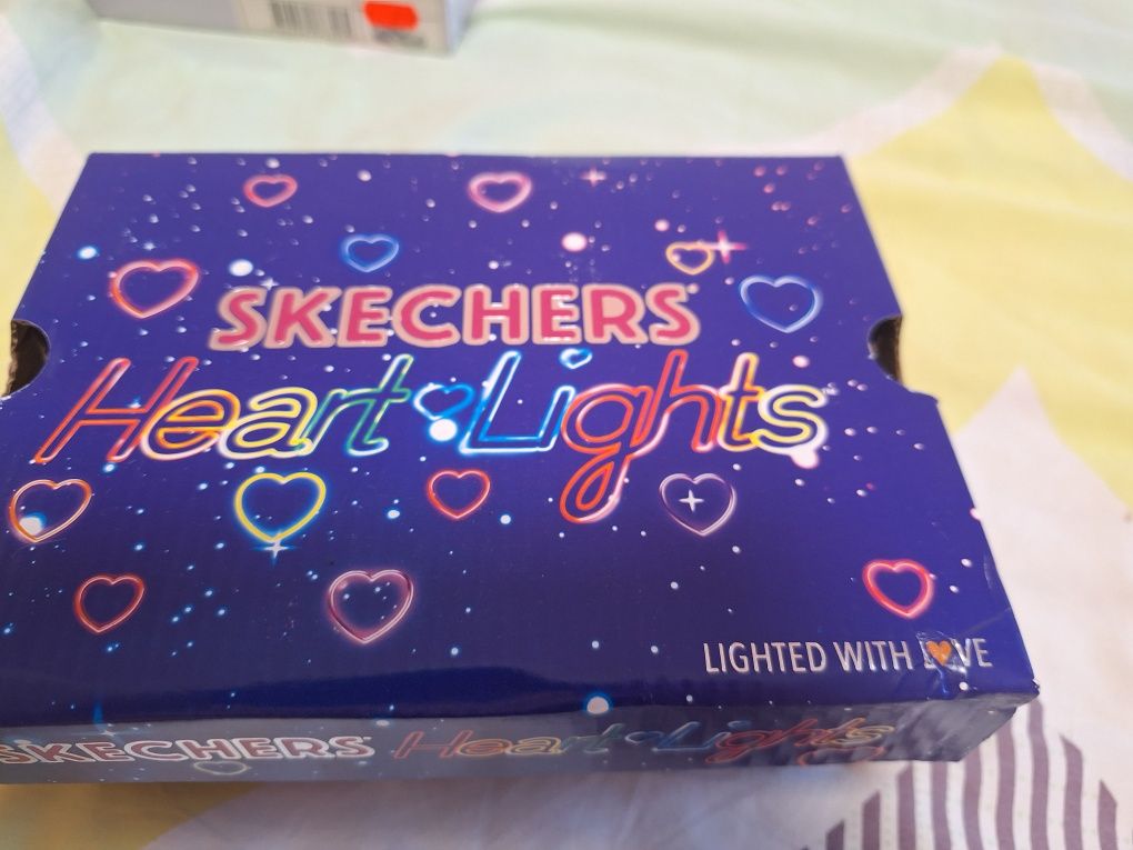 Обувки Skechers светещи номер 25