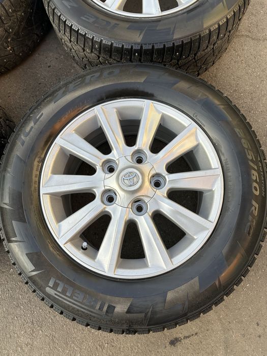 Диски на Крузак ,570 родные шины 265/60/18 шипованные