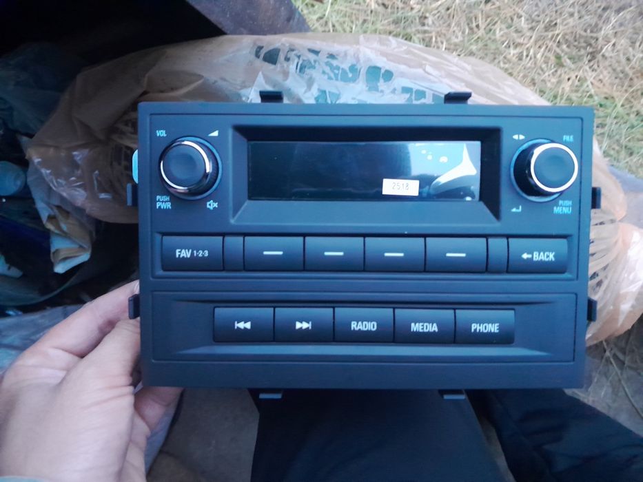 Продам новый магнитофон на Кобальт!!!