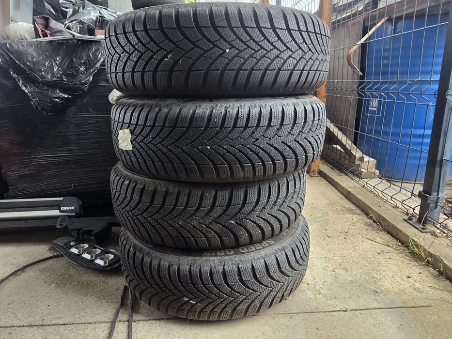 Зимни гуми с джанти за Мерцедес 185/65R15