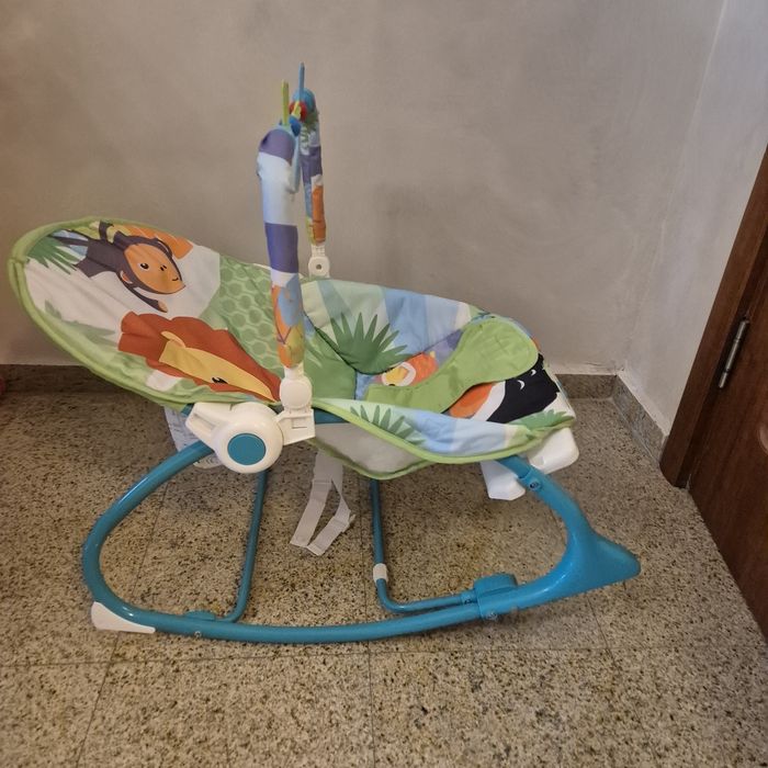 Детски шезлонг с музика и вибрация