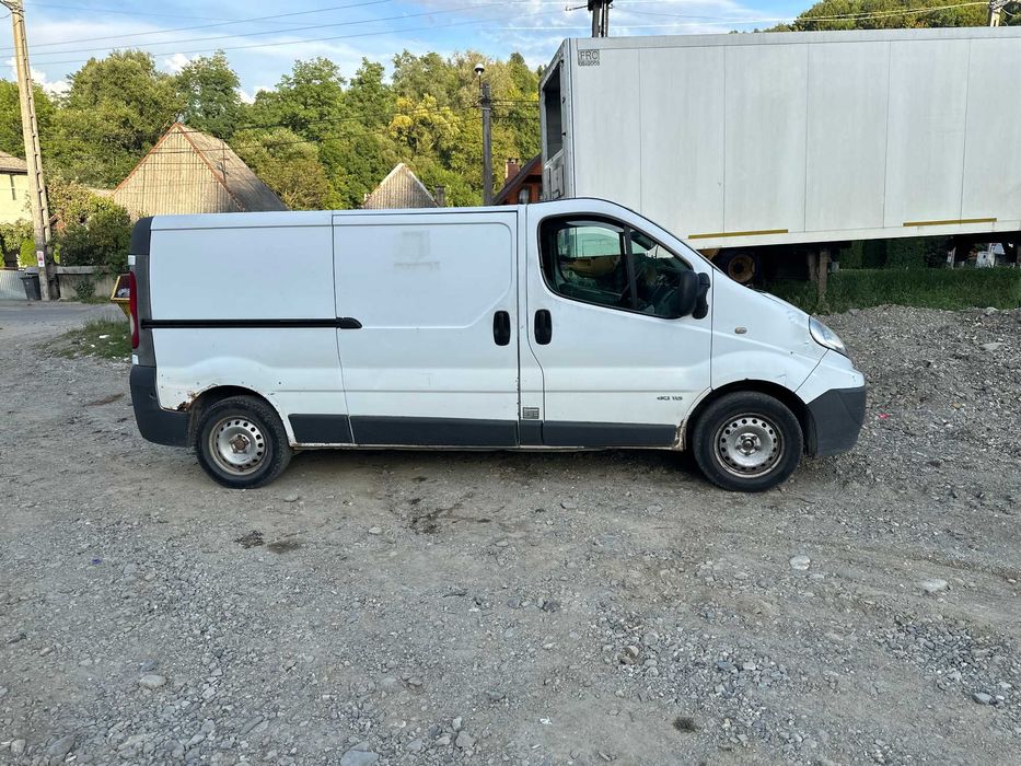 RENAULT Trafic 2007 vand masina +ruta de curierat