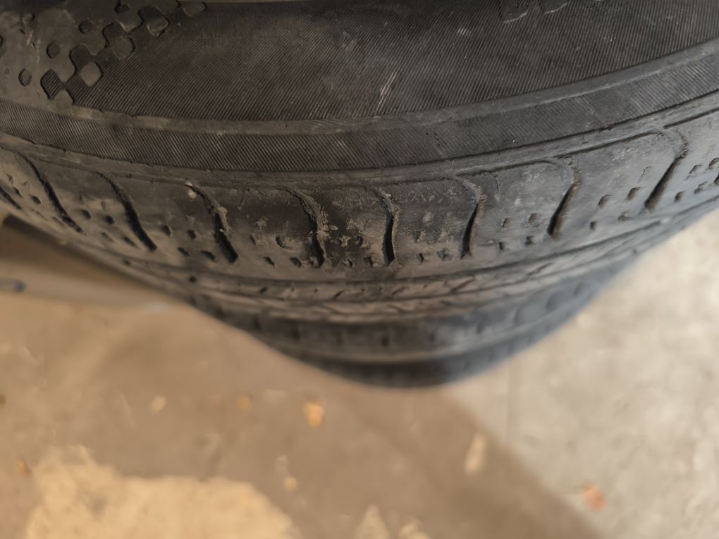 Kumho solus 195/60R15 kareyiskiy balon xaroshiy sostayaniyax