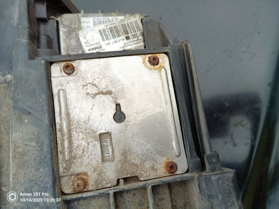 Фарове завиващи за Audi Q7 за части