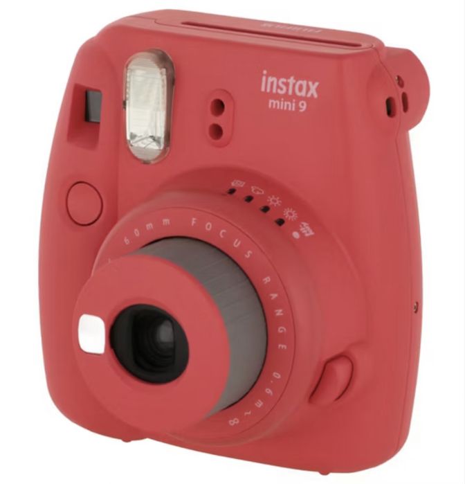 Instax mini 9 красного цвета