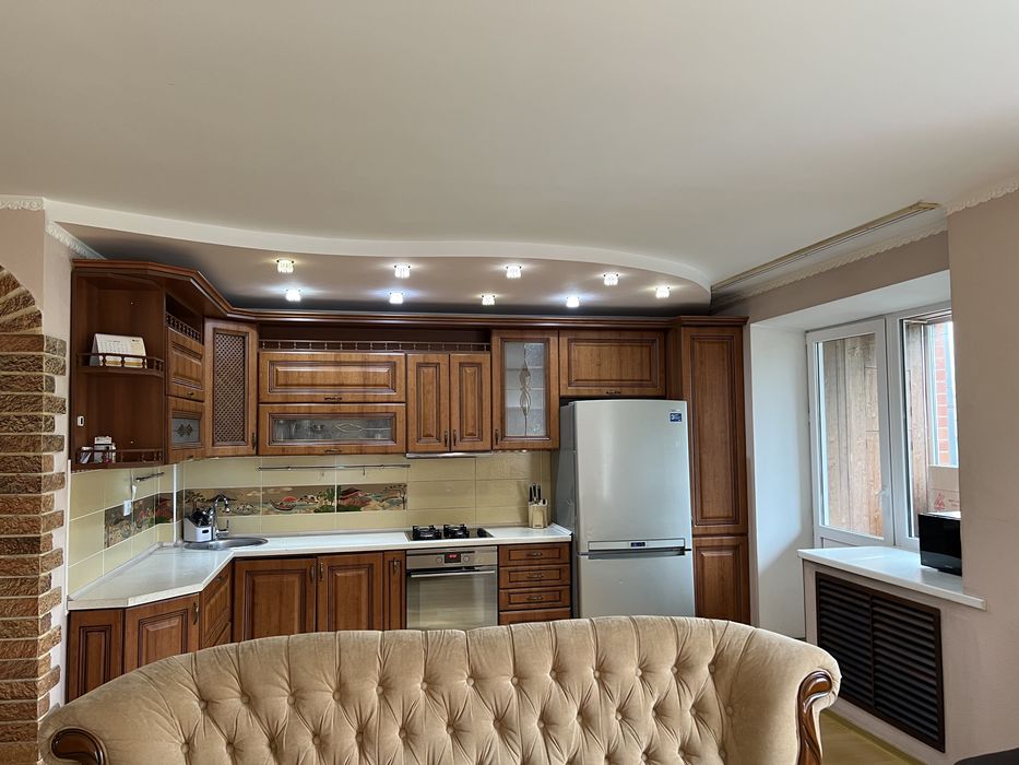 Жамбыла 200, 3-ком. Кв.