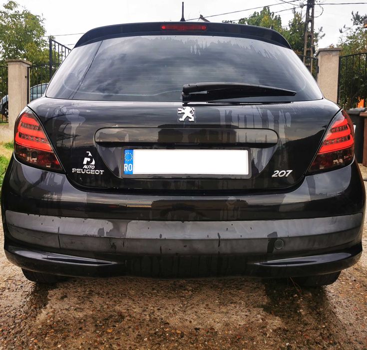 Peugeot 207 1.4 HDi • 96 cp • Consum mic • Sistem audio premium