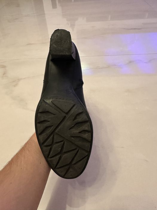 Vând Ghete din piele Lasocki, marimea 40