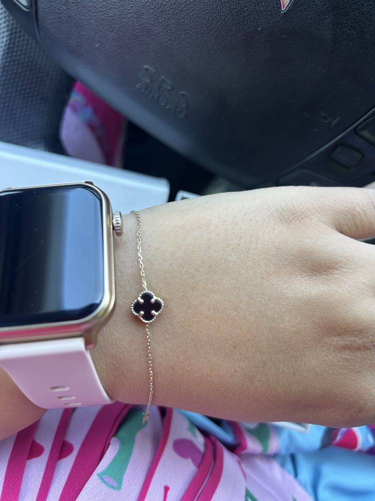 Златна гривна Van Cleef