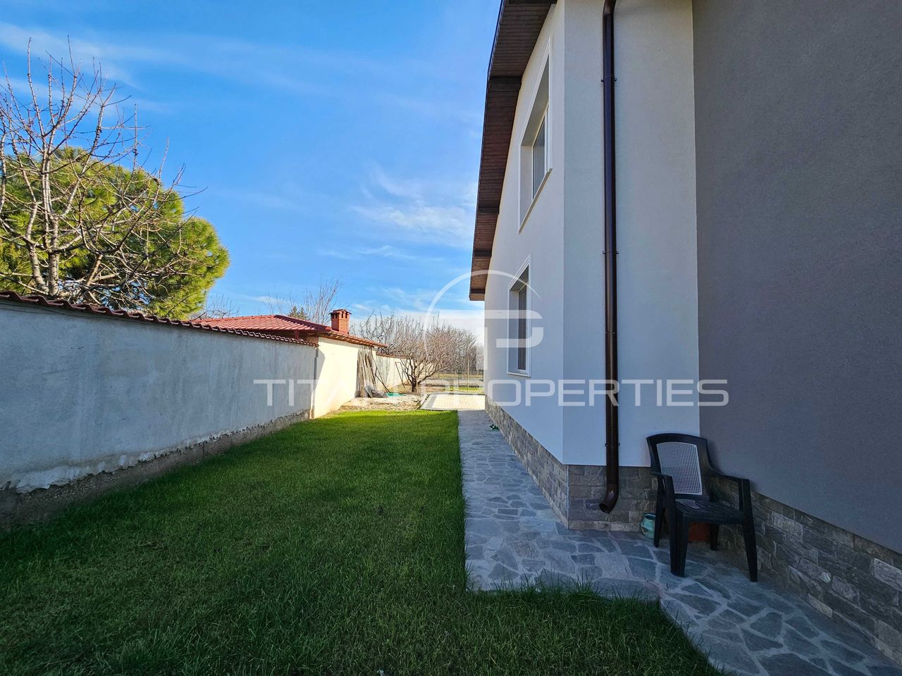 Продава се Къща в с. Труд, Област Пловдив - 1000 кв.м за 255 €/кв.м - Снимка #3