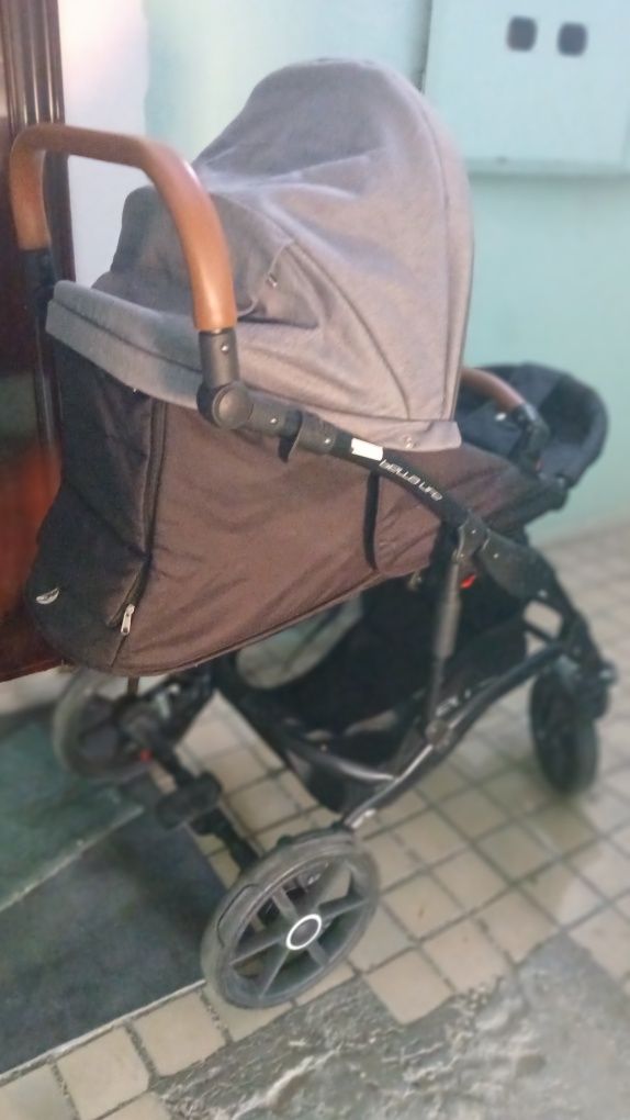 Продаю детскую коляску