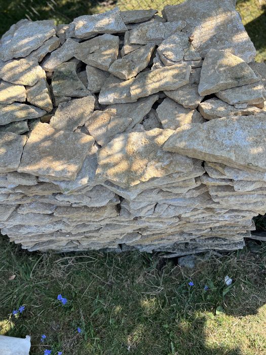 Vând piatra de munte ‼️(50mp pătrați )