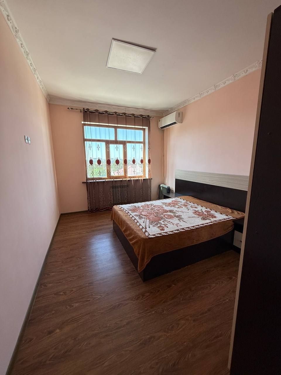 Продаётся здание,первая линия 14соток,Здание 4этажа 1700м² -Срочно↓