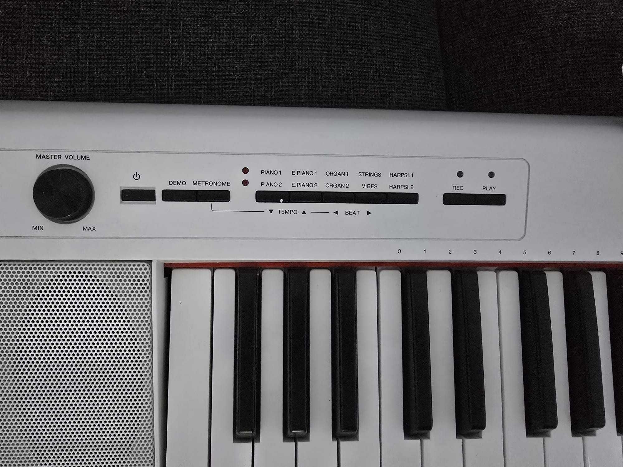 Pian digital Yamaha NP-32 Piaggero, 76 de clape