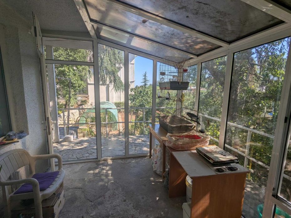 Продавам къща до сп. Марек