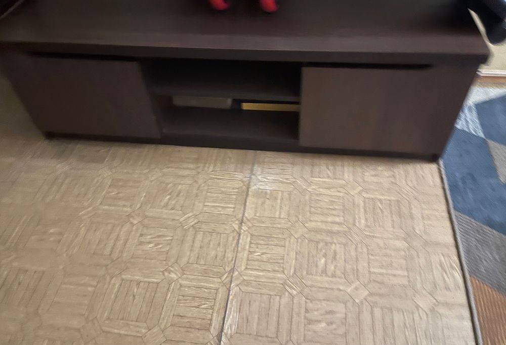 Продам тумбочку под телевизор