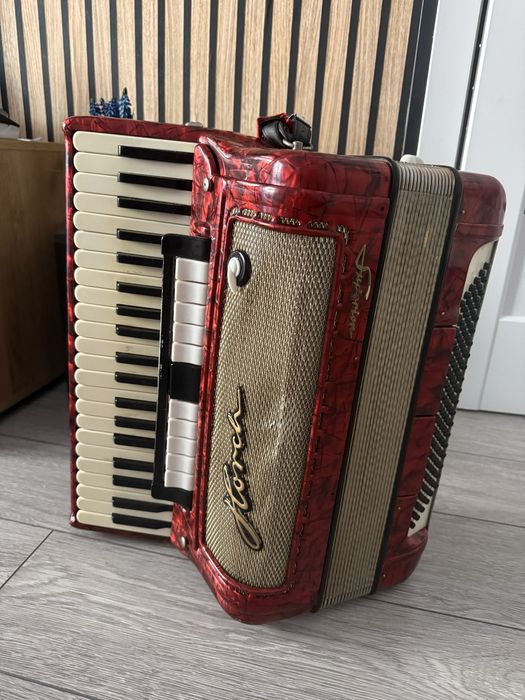 Vand acordeon 120 basi