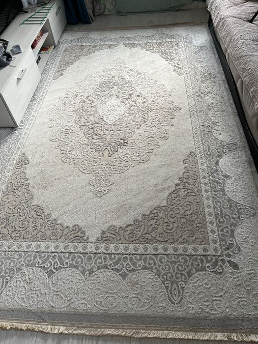 Продам ковер на пол