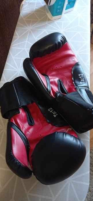 Mănuși de box nefolosite