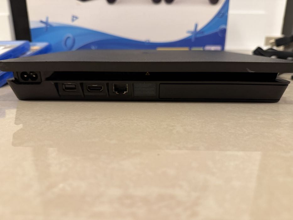 Consola Sony PlayStation 4 SLIM PS4 1TB + 2 Controllere