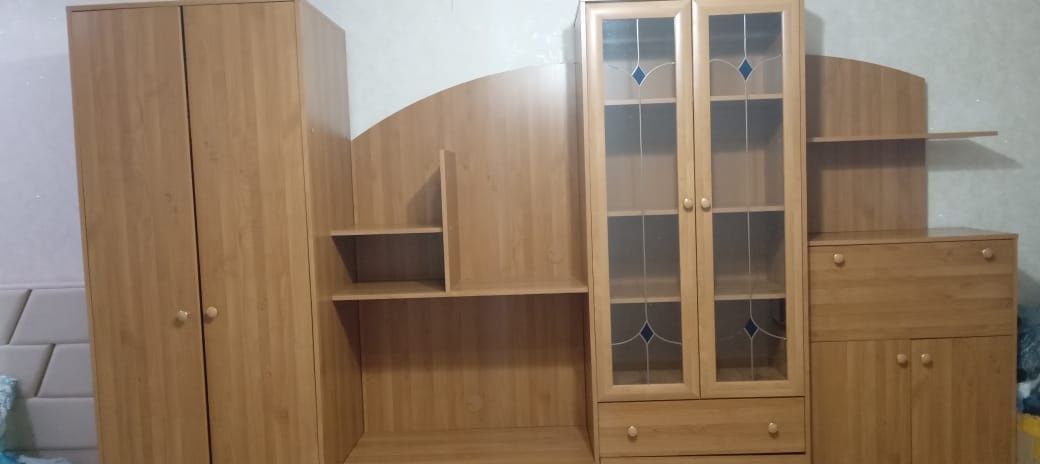 Горка, стенка для гостиной
