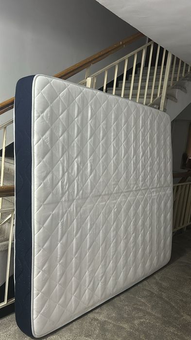 Vanzare saltea aproape noua 180/200