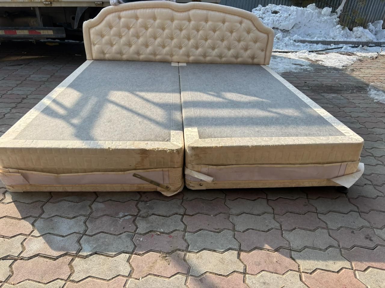 Кровать двуспальная
