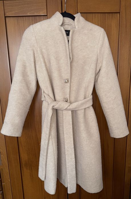 Бежово палто Avin