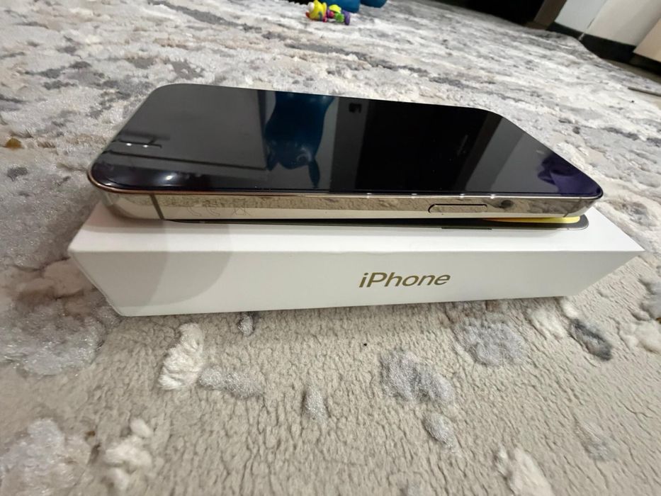 Iphone 14 pro gold