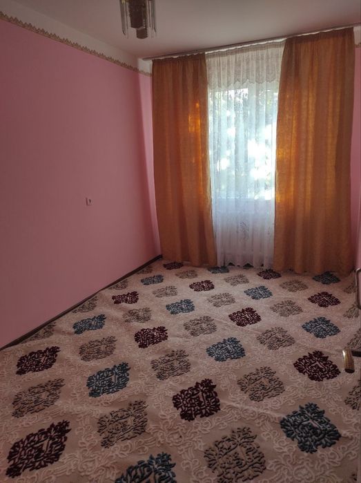 3 xonali kvartira sotiladi