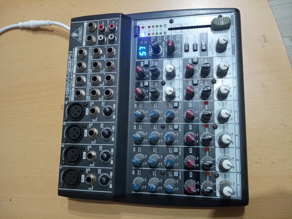 Mixer Behringer xenyx 1202fx, cu efecte