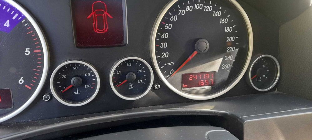 VW Touareg 3.0 TDI – Hidramată – Impecabilă – Fiscal – 4999€