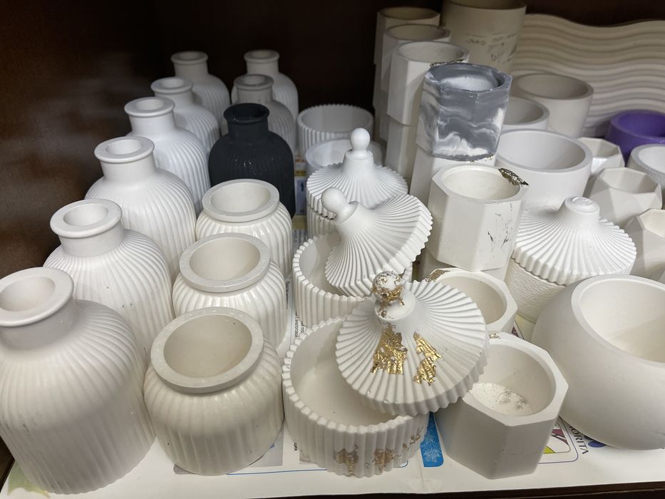 Продаю гипсовые украшения