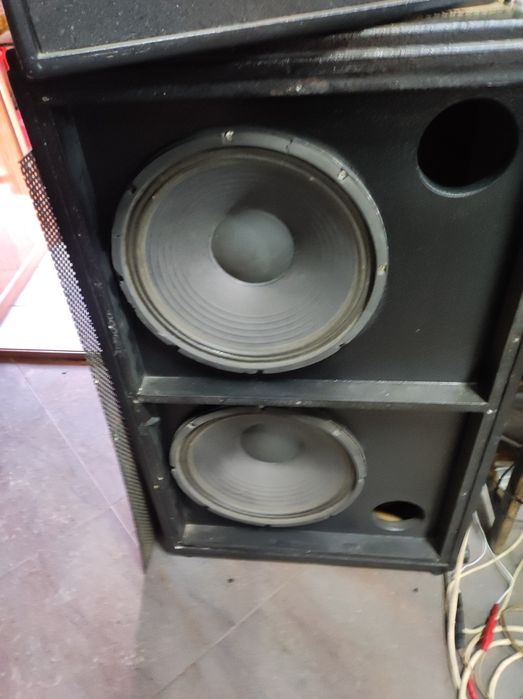 Bassi  dubli  profesionali Eminence Omega Pro 15