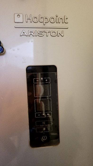 Хладилник с фризер Hotpoint Ariston