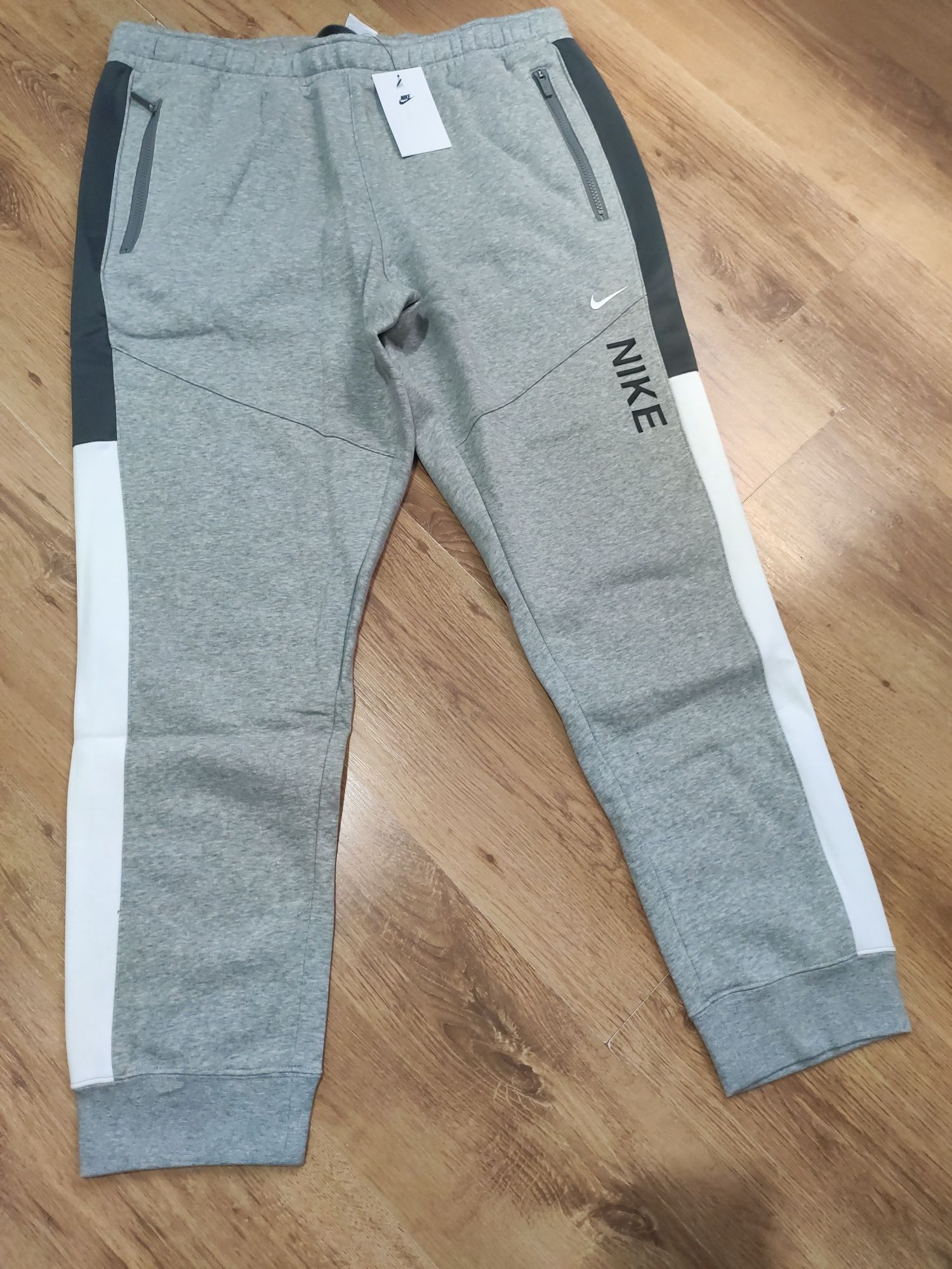 Pantaloni Nike mărimea XXL
